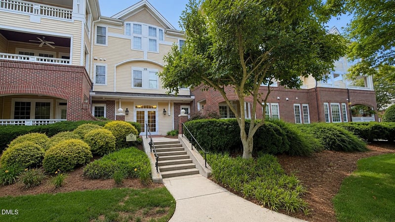 108 Northbrook Dr #102, Raleigh, NC 27609