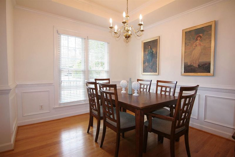 108 Northcote Dr, Cary, NC 27519
