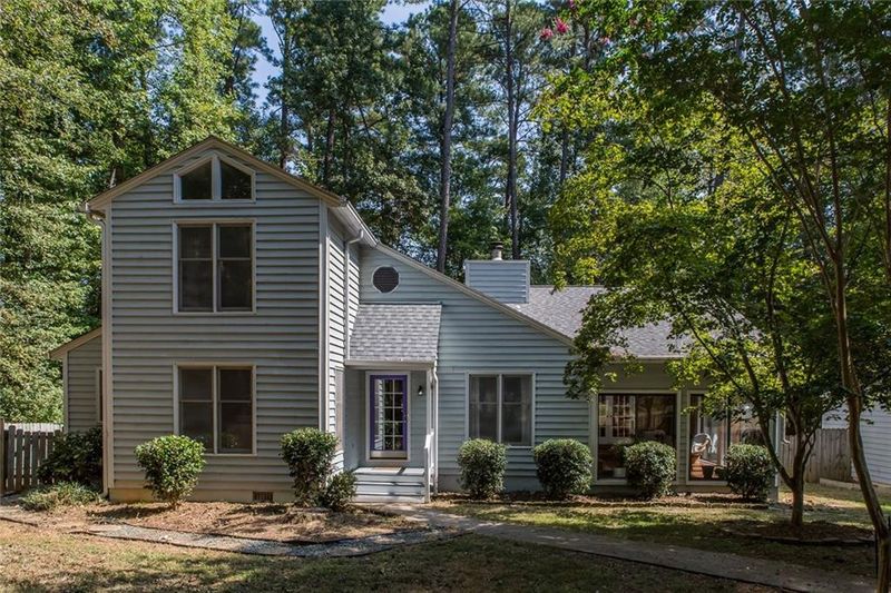 108 Northwood Dr, Chapel Hill, NC 27516