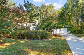 108 Oaklake Ct, Fuquay Varina, NC 27526