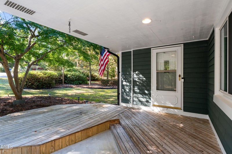 108 Oaklake Ct, Fuquay Varina, NC 27526