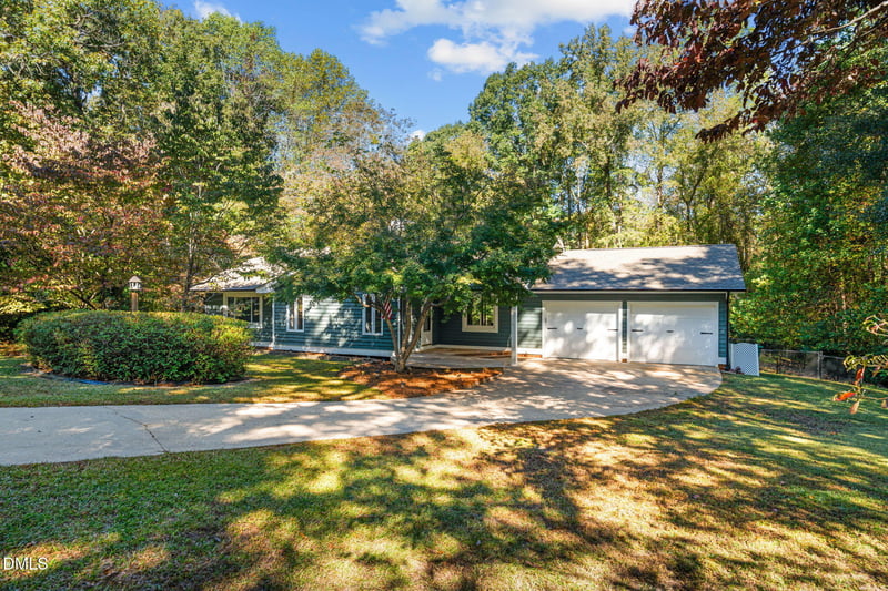 108 Oaklake Ct, Fuquay Varina, NC 27526