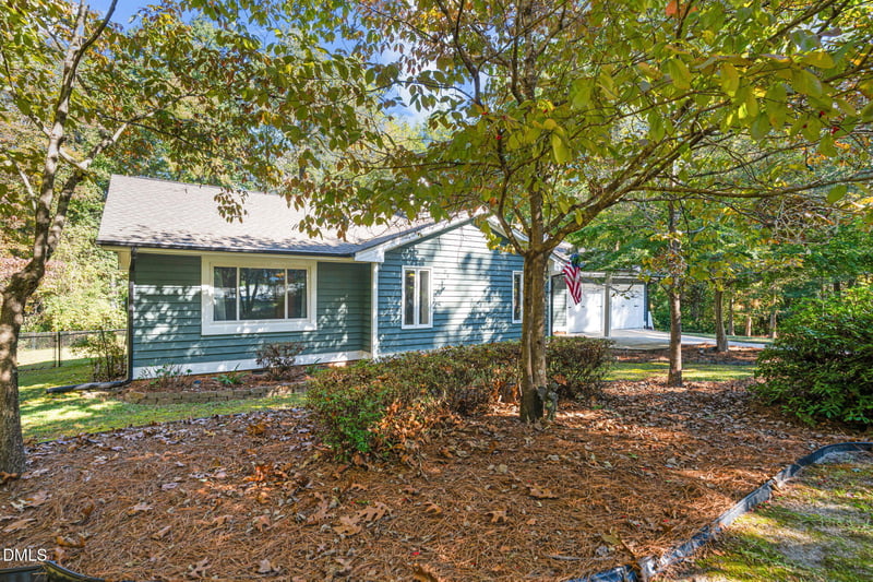 108 Oaklake Ct, Fuquay Varina, NC 27526