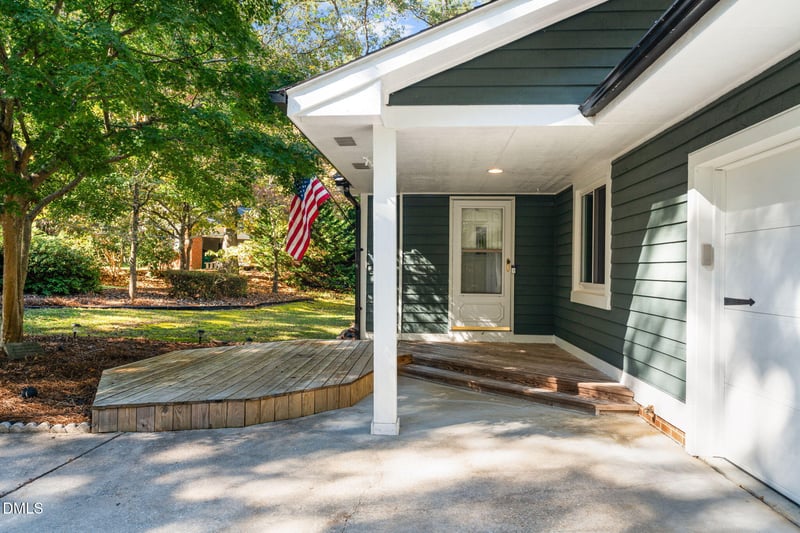 108 Oaklake Ct, Fuquay Varina, NC 27526