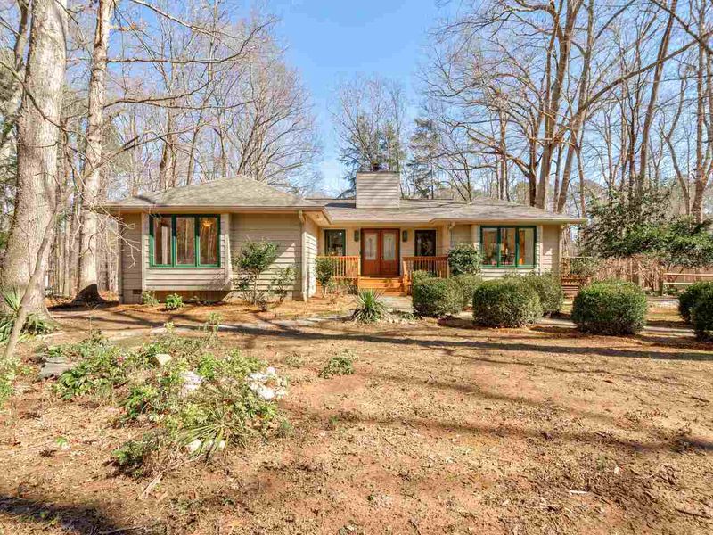 108 Oakstone Dr, Chapel Hill, NC 27514
