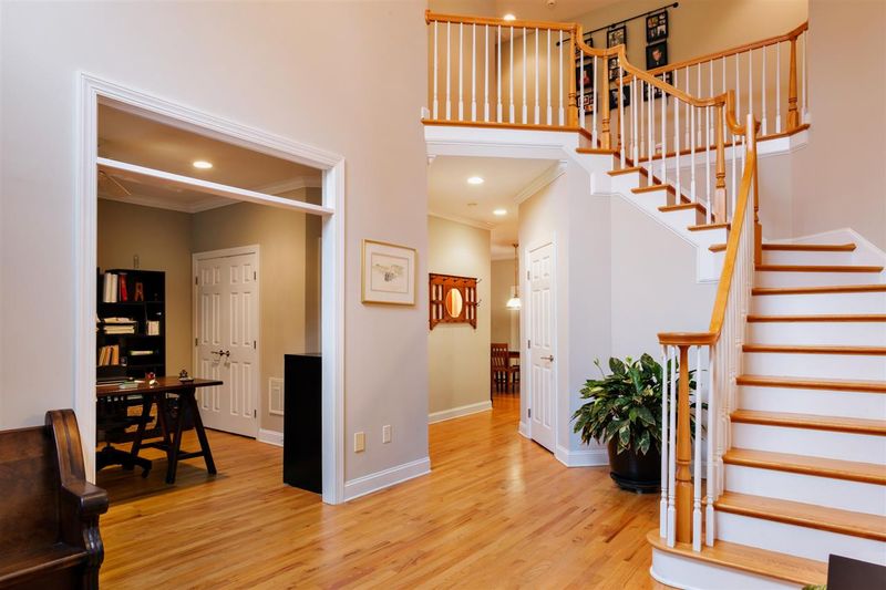 108 Palmyra Pl, Chapel Hill, NC 27514