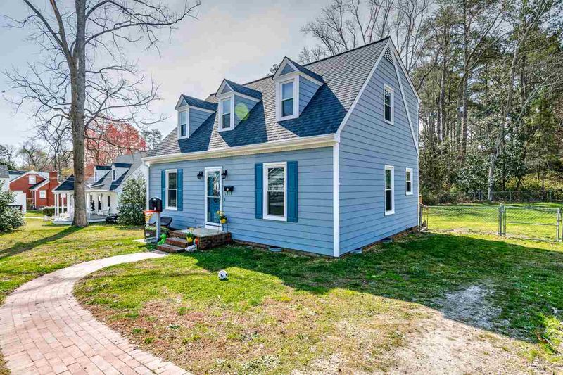 108 Pine St, Fuquay Varina, NC 27526