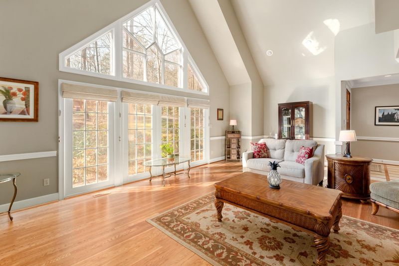 108 Red Bud Ln, Chapel Hill, NC 27514