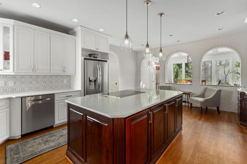 108 Red Bud Ln, Chapel Hill, NC 27514