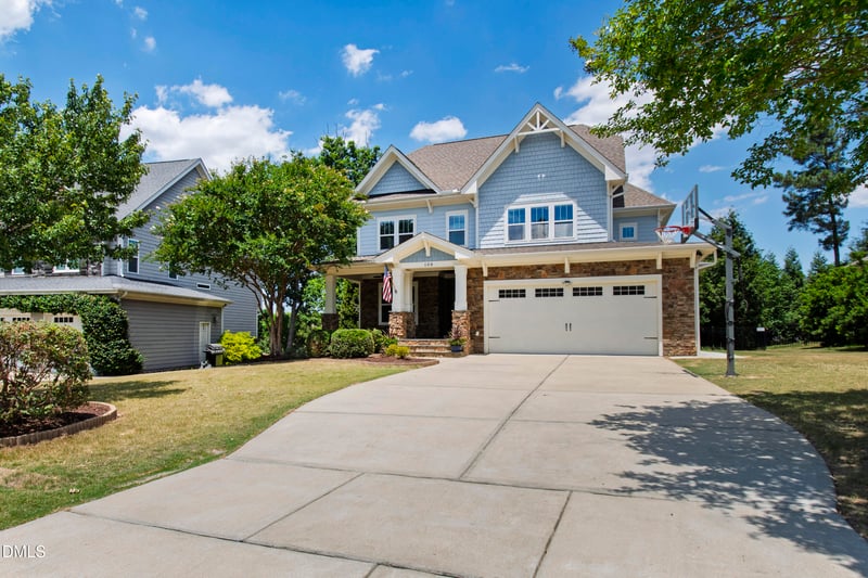 108 Roslin Way, Holly Springs, NC 27540