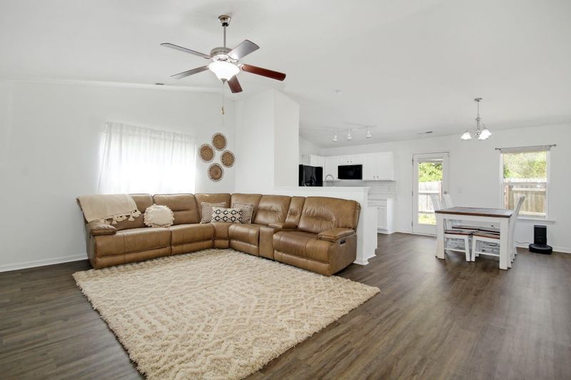 108 Sampson Ct, Selma, NC 27576