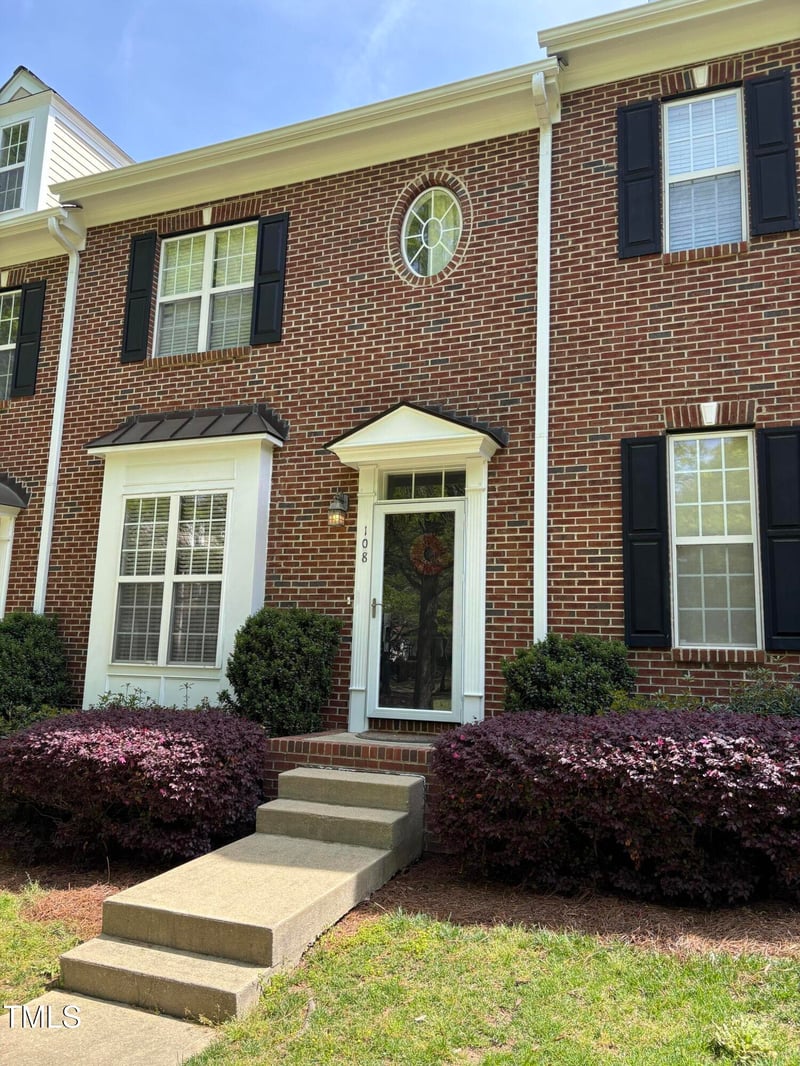108 W Savannah Ridge Rd, Holly Springs, NC 27540