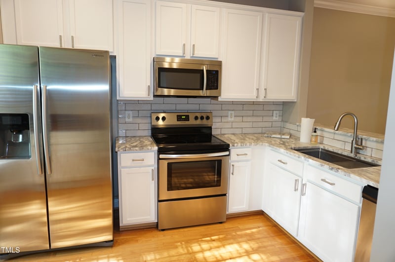 108 W Savannah Ridge Rd, Holly Springs, NC 27540