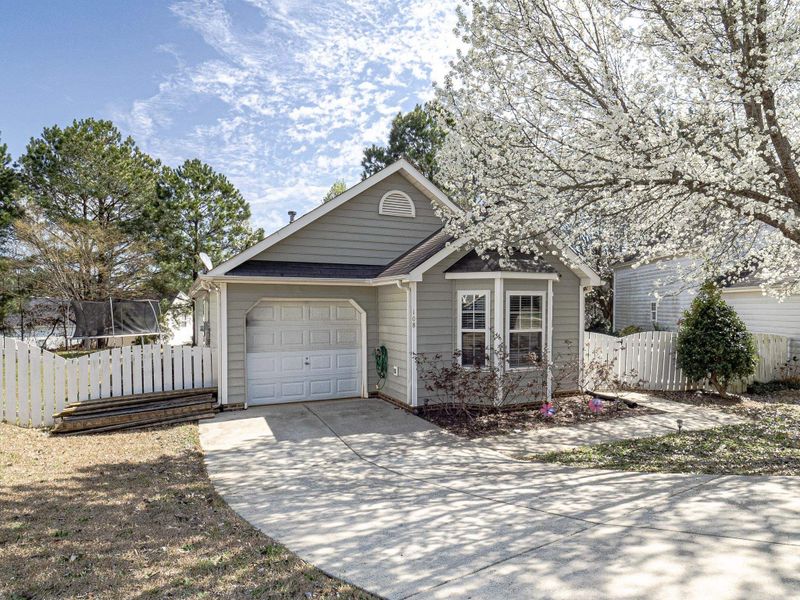 108 Silver Branch Ct, Apex, NC 27539