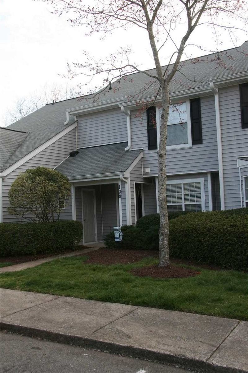 108 Sir Richard Ln, Chapel Hill, NC 27517