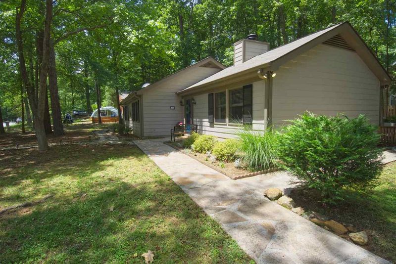 108 Summerlin Dr, Chapel Hill, NC 27514