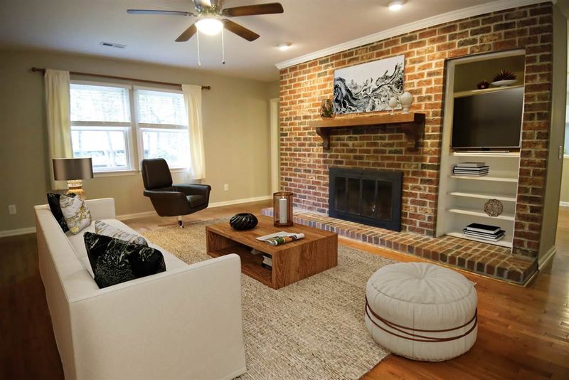 108 Summerlin Dr, Chapel Hill, NC 27514