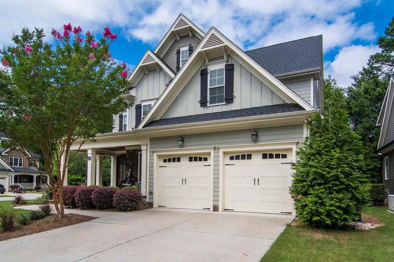 108 Sunstream Ct, Holly Springs, NC 27540