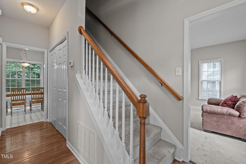 108 Tarlow Ct, Cary, NC 27513