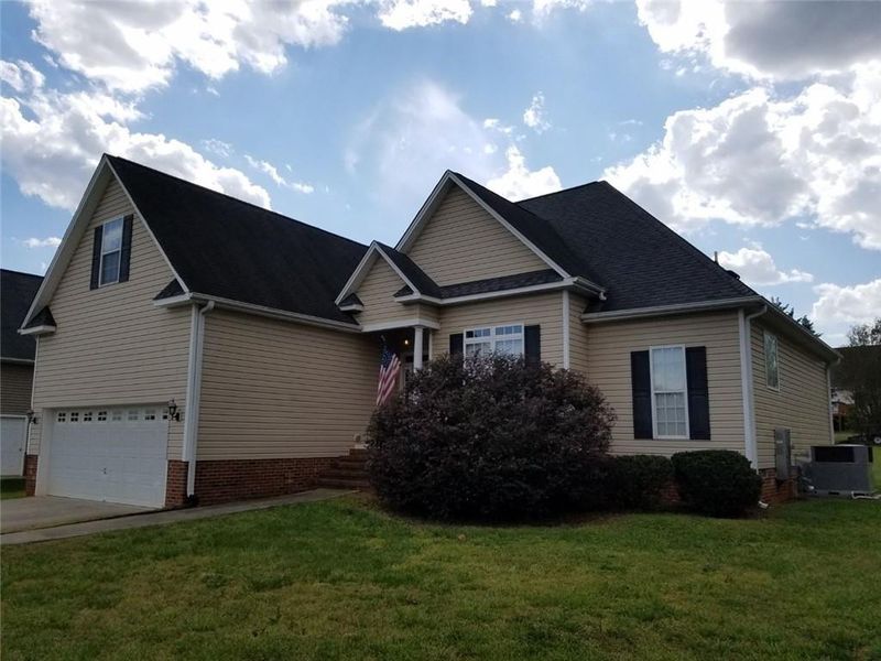 108 Tate Dr, Burlington, NC 27215