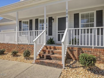 108 Teal Lake Dr, Holly Springs, NC 27540