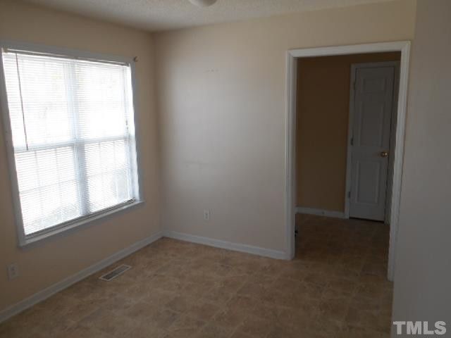 108 Thompson Dr, Selma, NC 27576