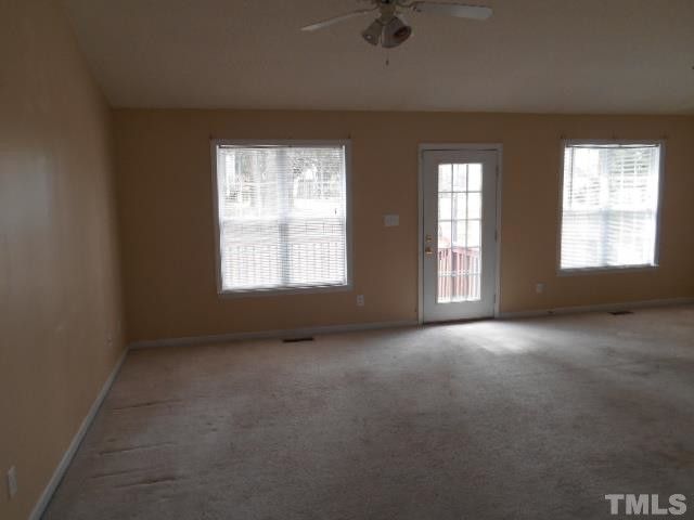 108 Thompson Dr, Selma, NC 27576