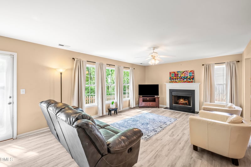 108 Trevor Ridge Dr, Holly Springs, NC 27540