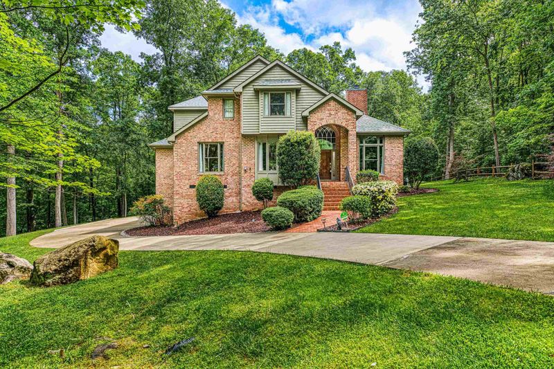 108 Umbrio Ln, Chapel Hill, NC 27517