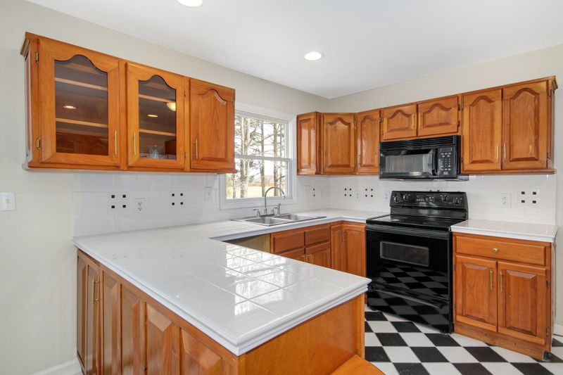 108 Walnut Dr, Benson, NC 27504