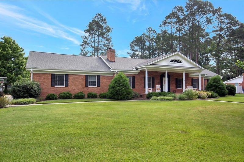 108 W Wilson St, Smithfield, NC 27577