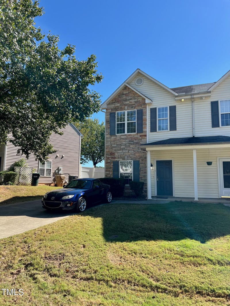 108 Woodson Dr, Clayton, NC 27527
