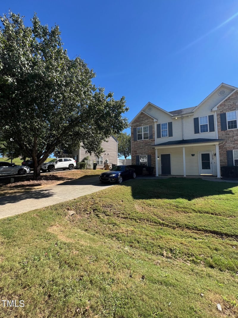 108 Woodson Dr, Clayton, NC 27527