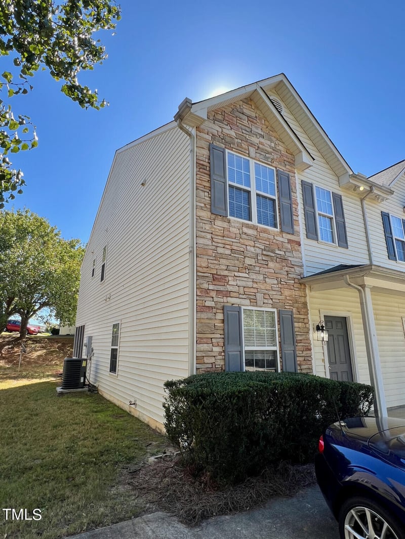 108 Woodson Dr, Clayton, NC 27527