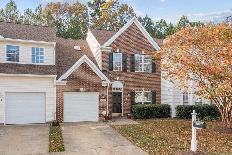 10805 Pendragon Pl, Raleigh, NC 27614