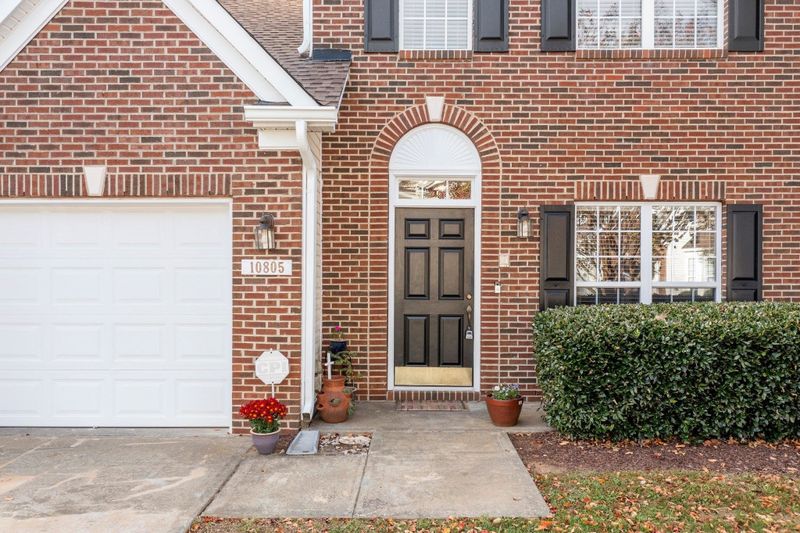 10805 Pendragon Pl, Raleigh, NC 27614