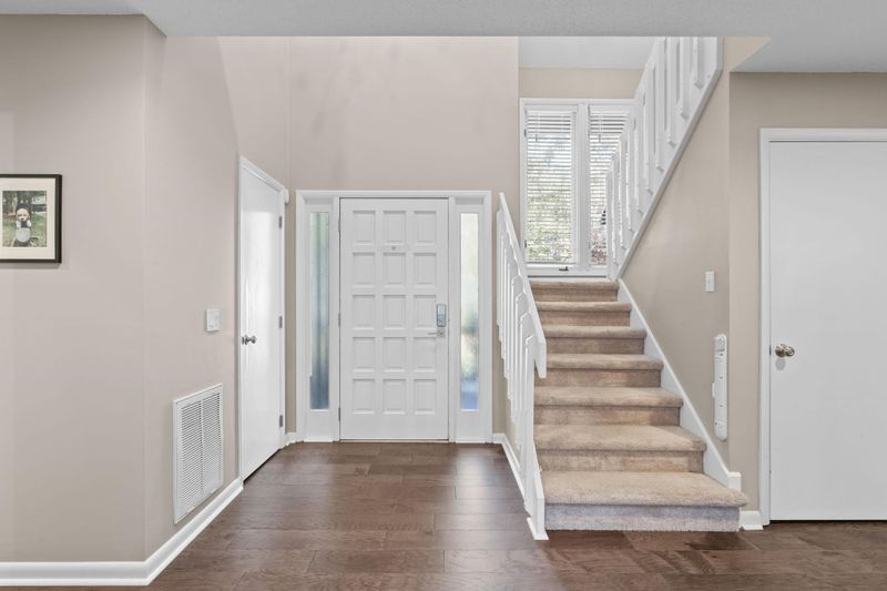 10809 W Bridgford Dr, Cary, NC 27518