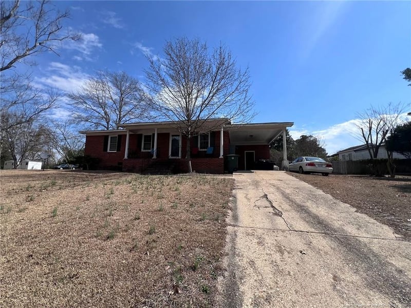 1081 Madonna Dr, Fayetteville, NC 28311