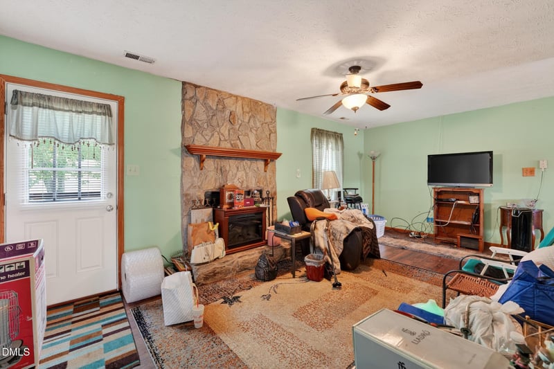 1082 Quail Meadow Dr, Fayetteville, NC 28314