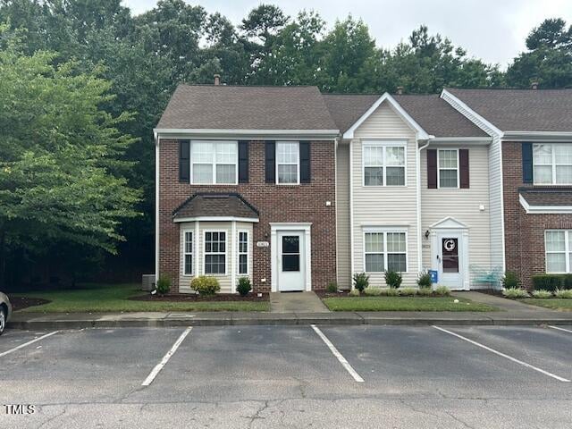 10821 Pendragon Pl, Raleigh, NC 27614