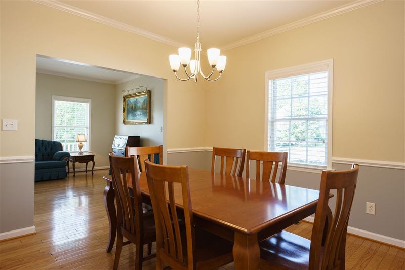 1083 Mosstree Dr, Apex, NC 27502