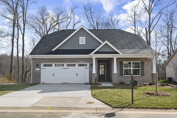 1085 Fairhaven Dr, Mebane, NC 27302