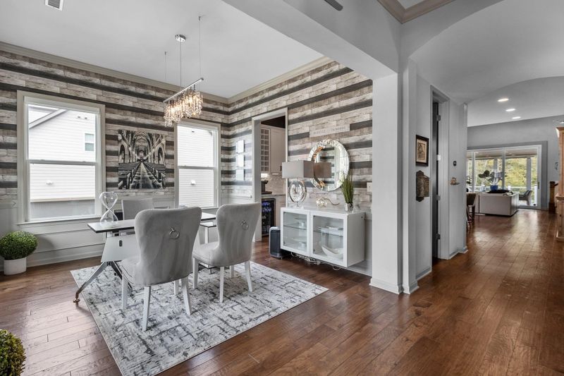 1085 Queensdale Dr, Cary, NC 27519