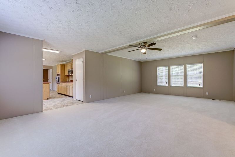 1085 Rock Pillar Rd, Clayton, NC 27520