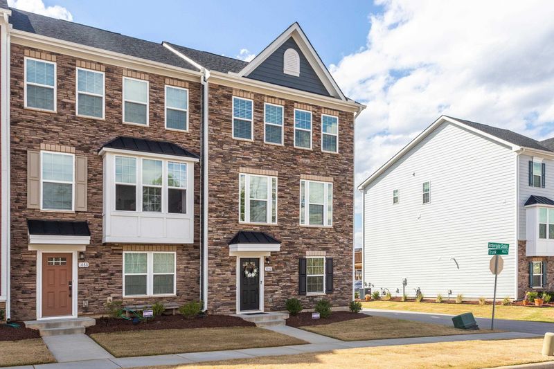 1086 Ambergate Station, Apex, NC 27502