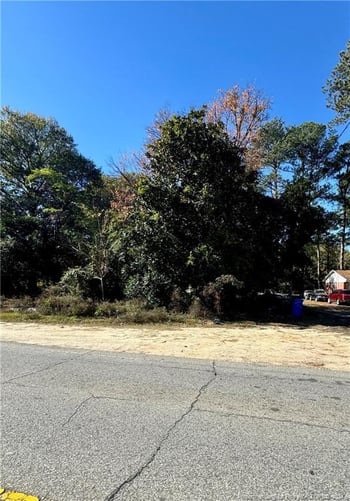 1086 Strickland Bridge Rd, Fayetteville, NC 28304