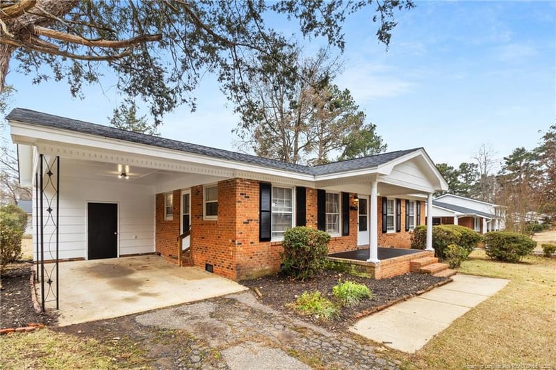 1087 Torrey Dr, Fayetteville, NC 28301