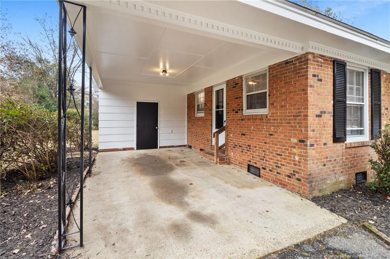 1087 Torrey Dr, Fayetteville, NC 28301