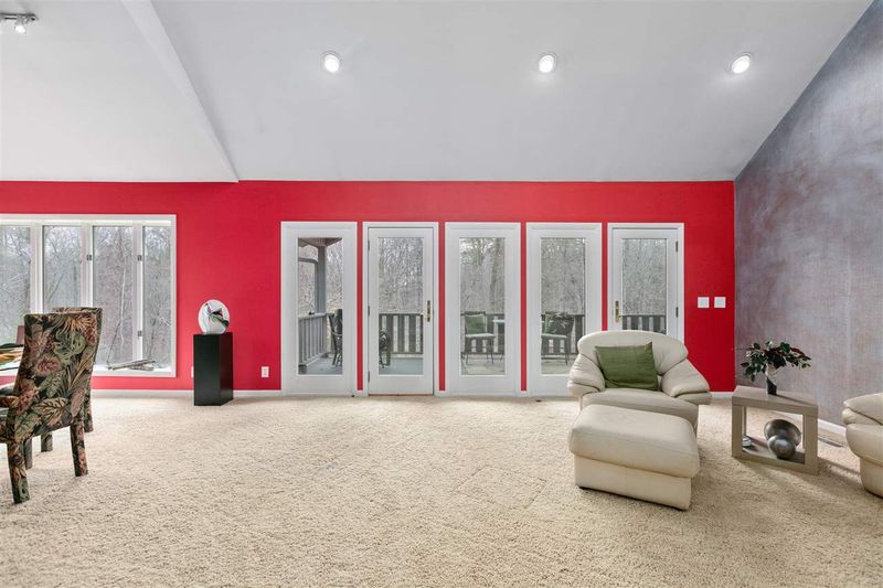 1089 Foxcliff Dr, Mebane, NC 27302