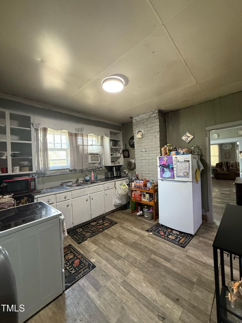 109 2nd St, Sanford, NC 27330